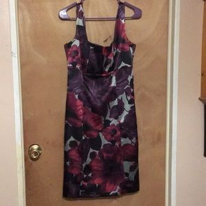 Knee length dress size 8 women’s! Cocktail dress!